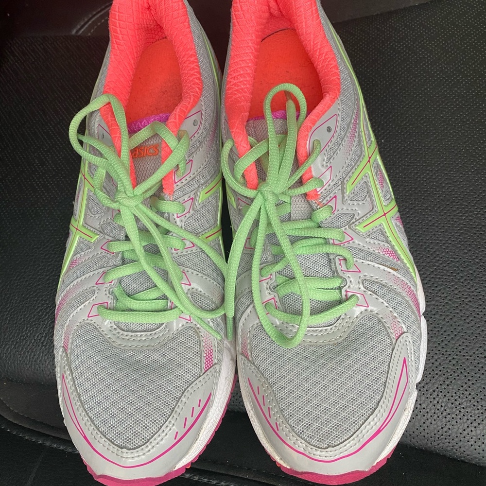 ASICS great condition! 💗